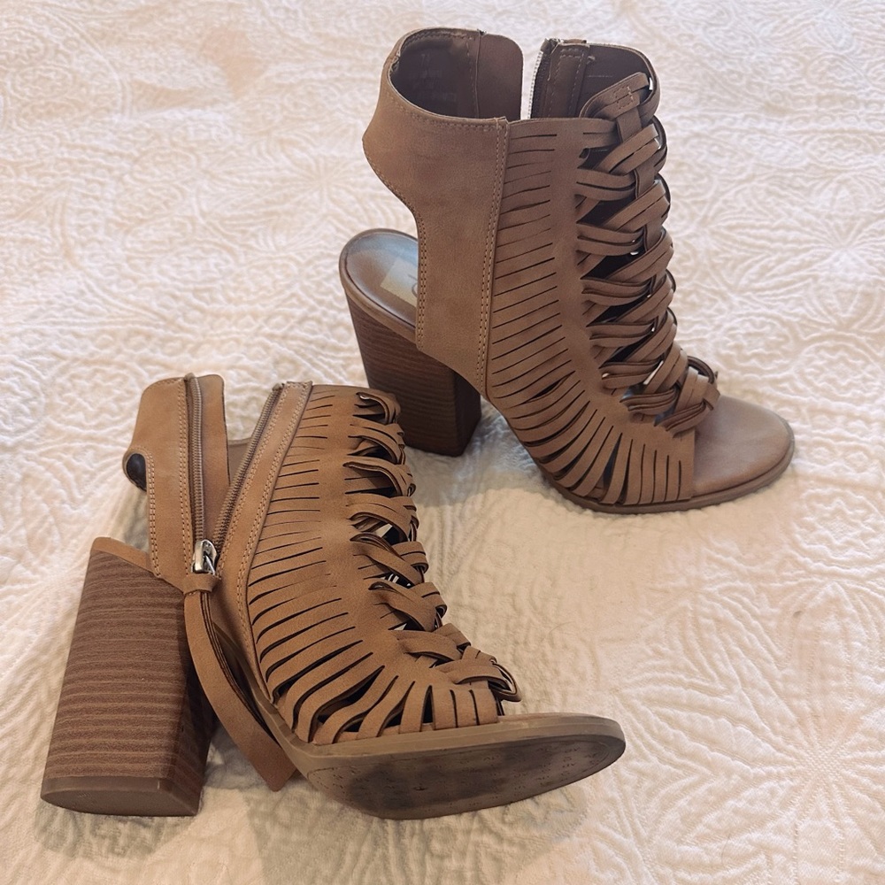 Block heel sandals